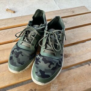 Camo Adidas Tennis Shoes